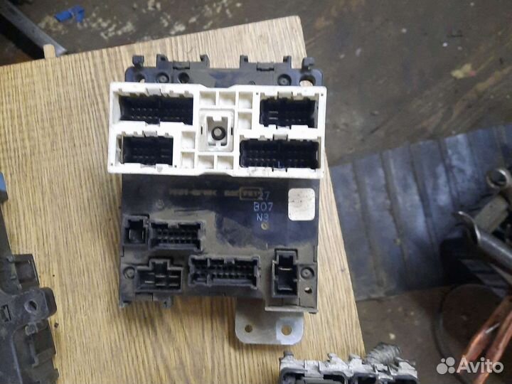 Nissan Primera Р11 блок предохранителей