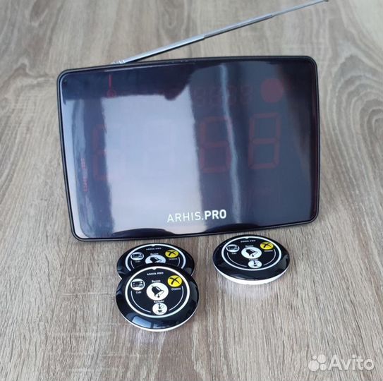 Табло отображения вызова и кнопка кальянщика