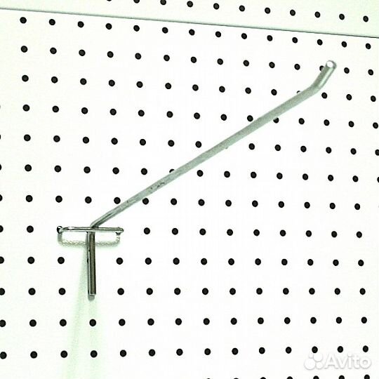 Одинарный крючок на перфорацию L-200