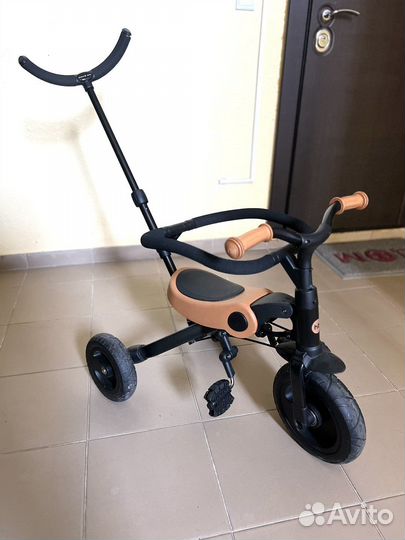 Детский велосипед с с ручкой - трансформер