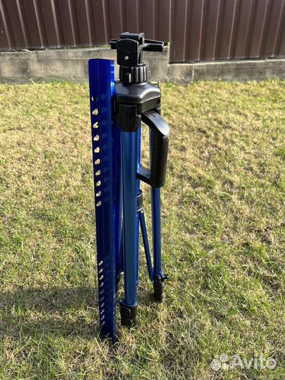 Мольберт тринога