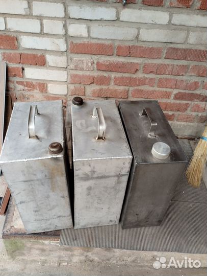 Канистра из нержавейки и алюминия