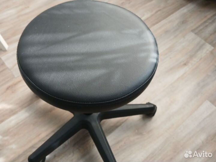 Стул кресло на колесиках