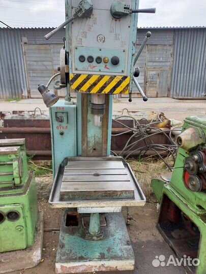 Сверлильный станок 2н135