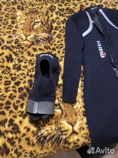 Гидрокостюм со шлемом mares
