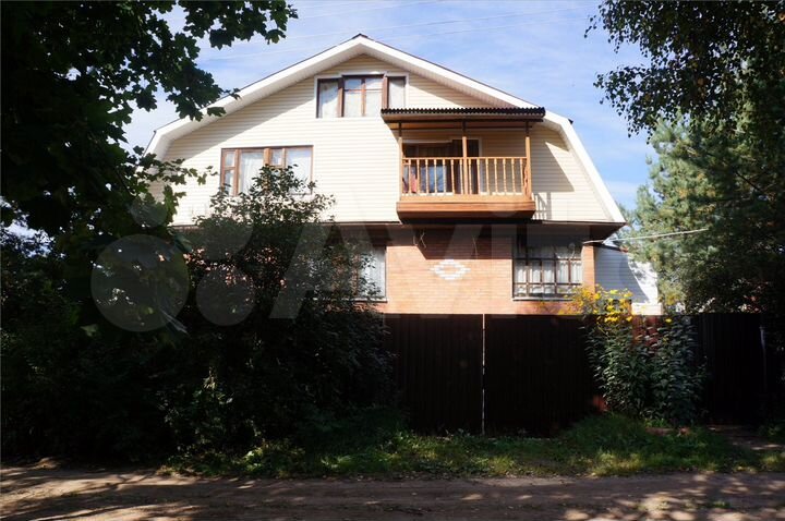 Коттедж 300 м² на участке 17 сот.