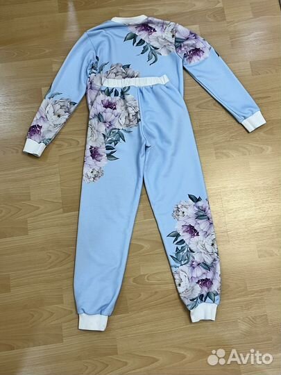 Спортивный костюм 2 штуки. Женский и для девочки