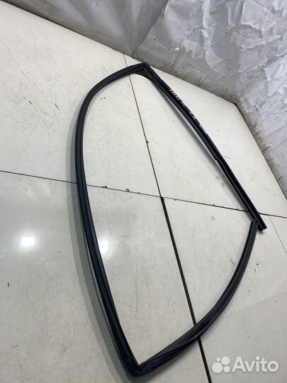 Уплотнитель стекла (передний, левый) (Haval F7)