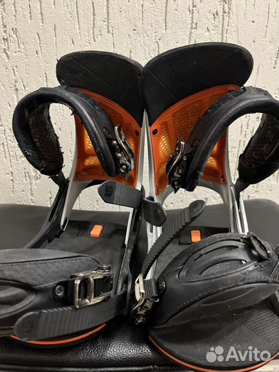 Крепления для сноуборда Burton Malavita M