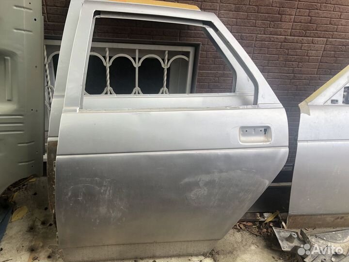 Левая задняя дверь приора