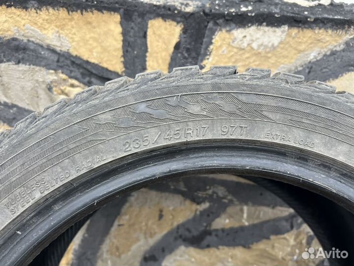 Yokohama Ice Guard Stud IG55 235/45 R17 97T