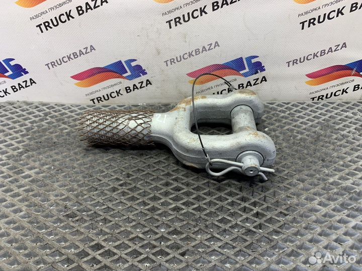 Крюк буксировочный