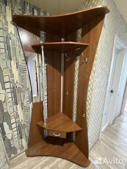 Вешалка в прихожую с зеркалом