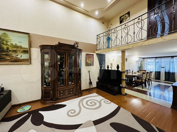 3-к. квартира, 107 м², 2/5 эт.