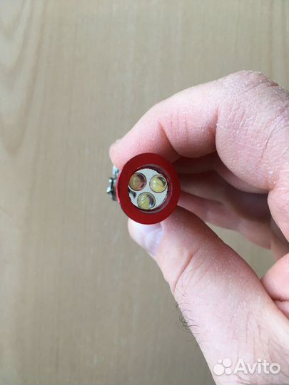 Брелок фонарик-открывалка