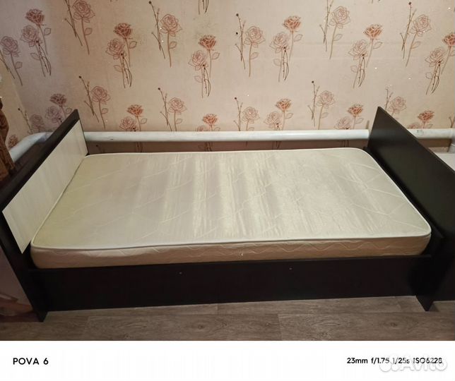 Кровать