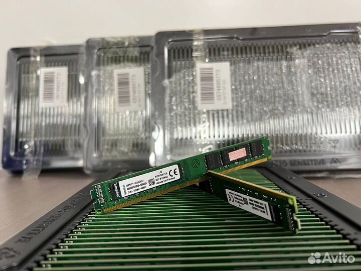 Kingston DDR3 8GB 1600MHz в количестве