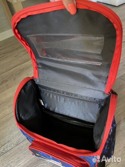 Рюкзак школьный (ранец, портфель)