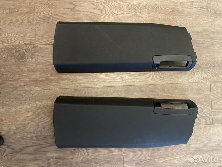 Обшивка средней стойки пара BMW X5 E70