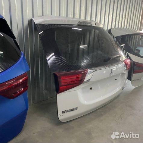 Дверь багажника Mitsubishi Outlander 3