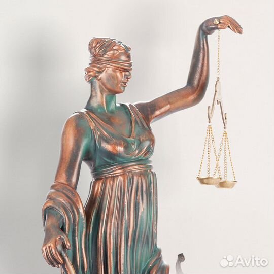 Статуэтка фемида - премиум подарок к праздникам