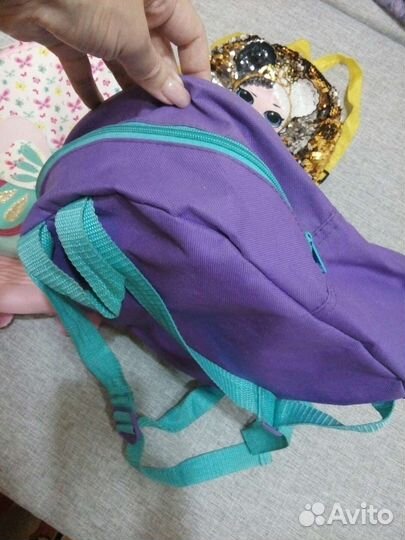 Рюкзаки, сумочка и зонтик