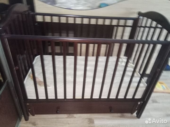 Детская кроватка с маятником Гандылян Людмила