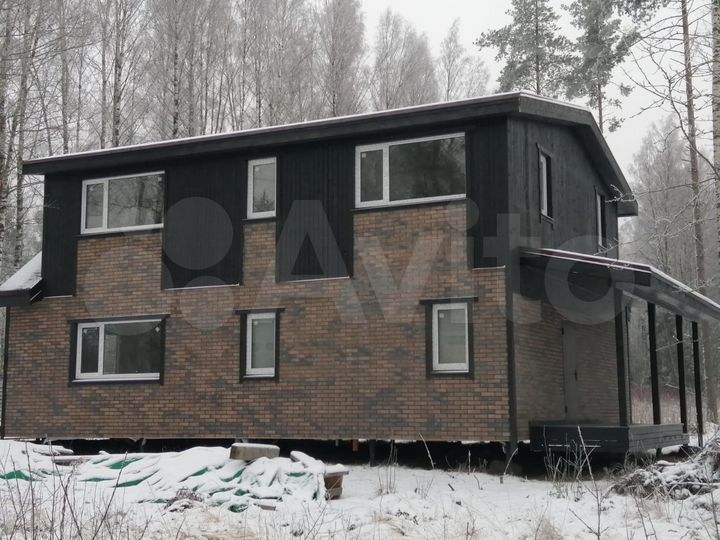 Коттедж 160 м² на участке 8 сот.