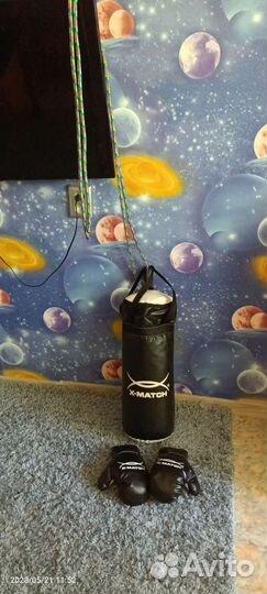 Боксерская груша и перчатки для ребенка 3-7 лет