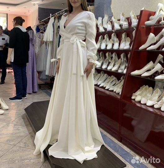 Продаю белое платье для торжества