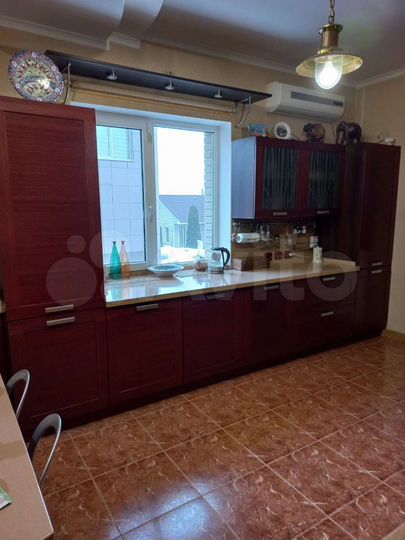 Дом 586 м² на участке 15 сот.