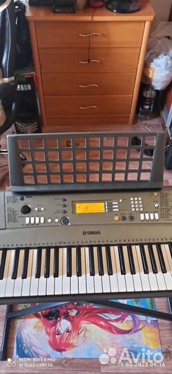 Синтезатор Yamaha PSR R300