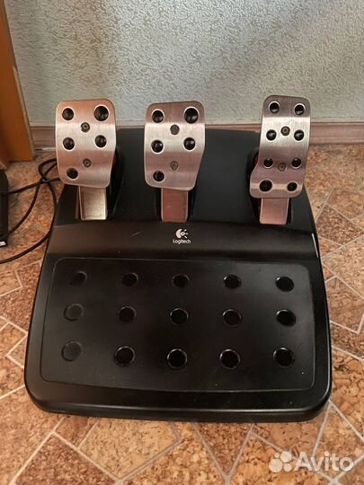 Игровой руль Logitech G25