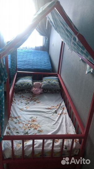 Детская кроватка домик