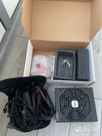 Блок питания Super Flower Leadex Platinum SE