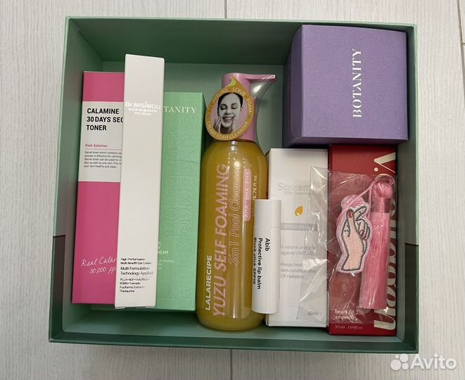 Бокс корейско косметики 82 box весенний 2023