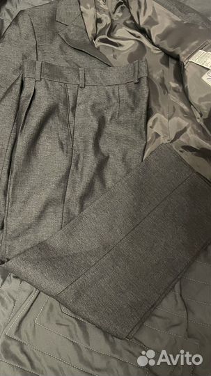 Костюм серый 134 новый