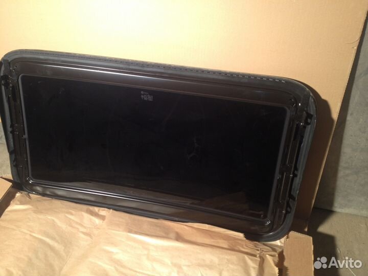 Audi A8 стекло люка 4h0877071b