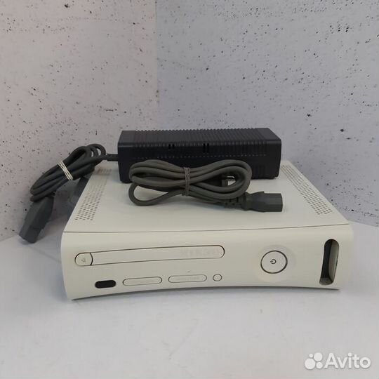 Игровая приставка Microsoft Xbox 360
