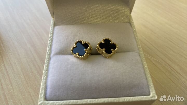 Золотые пусеты клевер