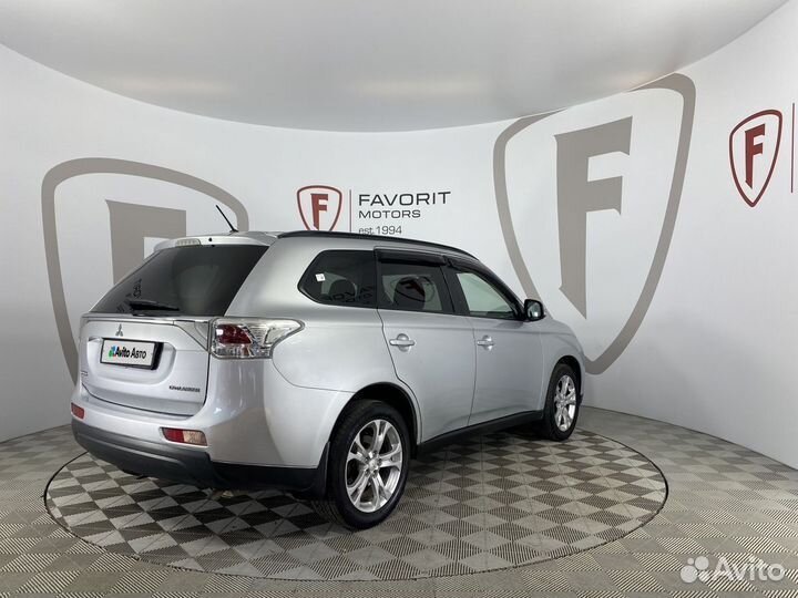 Mitsubishi Outlander 2.4 CVT, 2012, 218 774 км