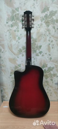 Акустическая гитара