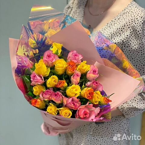 Букет из 25 роз микс в красивой упаковке