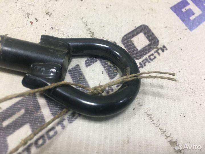 Крюк буксировочный Рено Логан