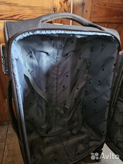 Чемодан на колесах