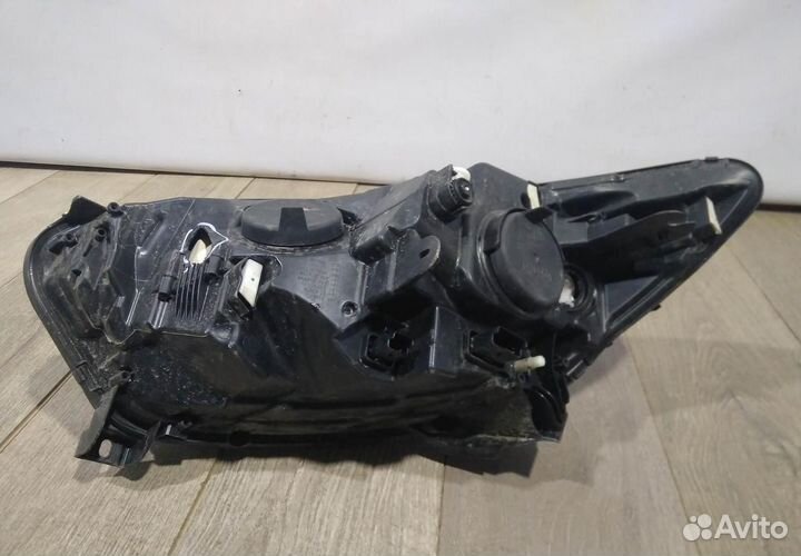 Фара правая бу Renault Kaptur OEM 260108765R