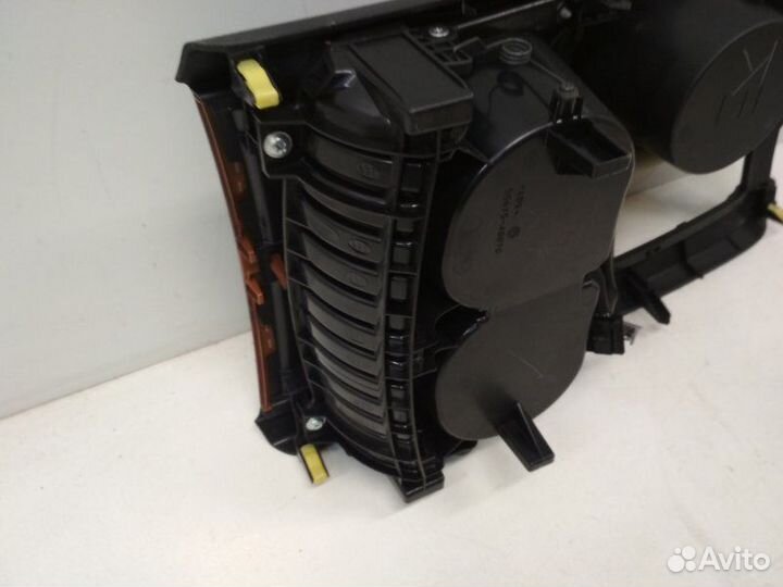 Панель центральной консоли передний Toyota