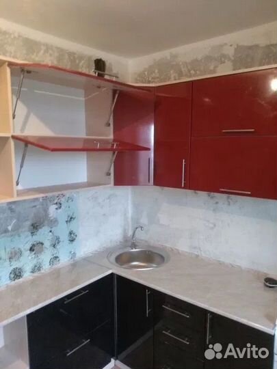 Кухня угловая без техники с мойкой