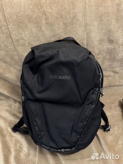 Pacsafe Venturesafe X18 рюкзак