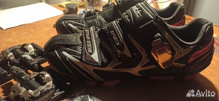 Вело туфли 42р + контакты Shimano 520